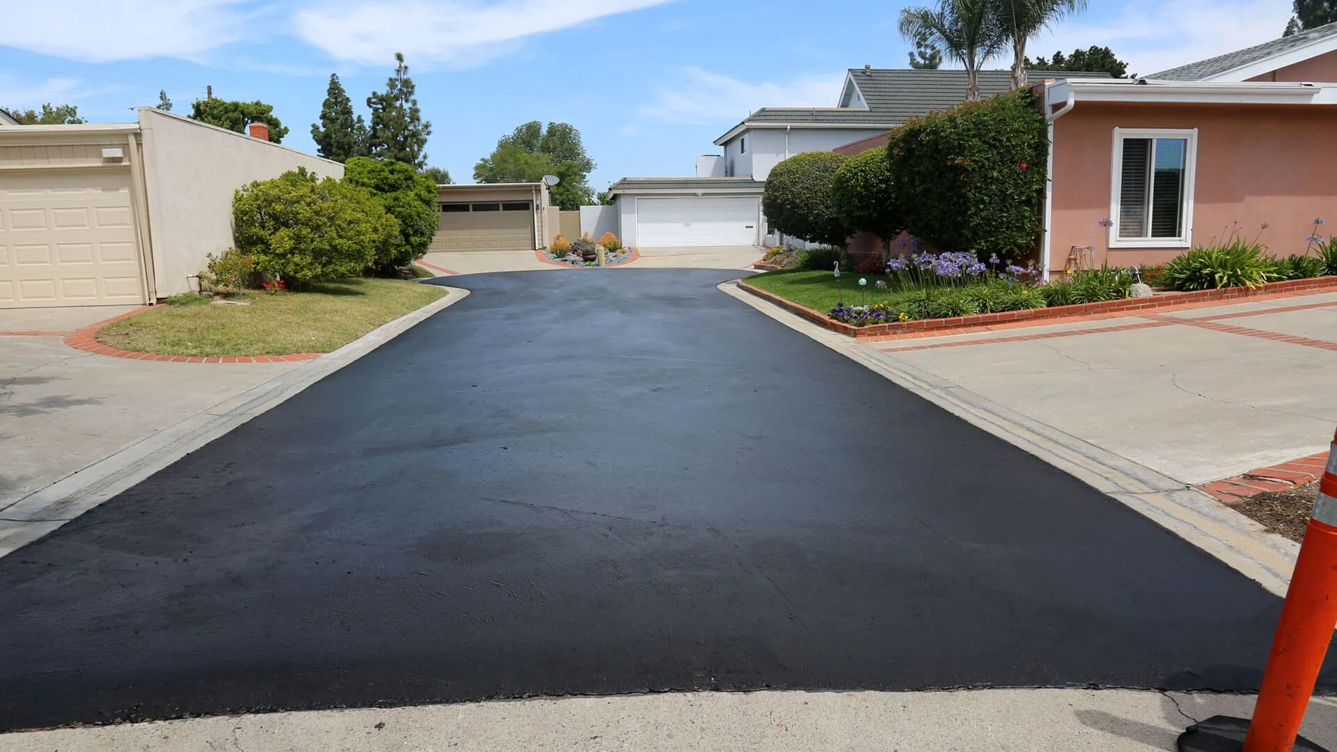 paving-driveway-home-1920w